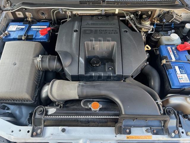 CLDA automobiles MITSUBISHI  3.2 L DID DAKAR 160 CH 5P 7PL BV5 N°2613