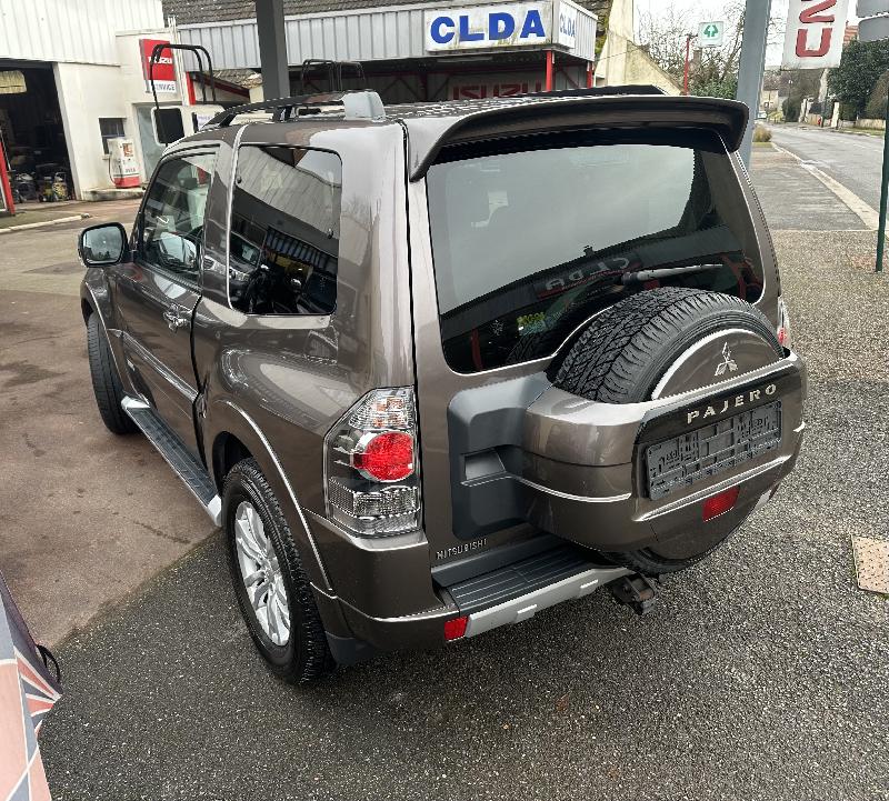 CLDA automobiles MITSUBISHI  3.2 L DID INSTYLE BVA EDITION 30 3P