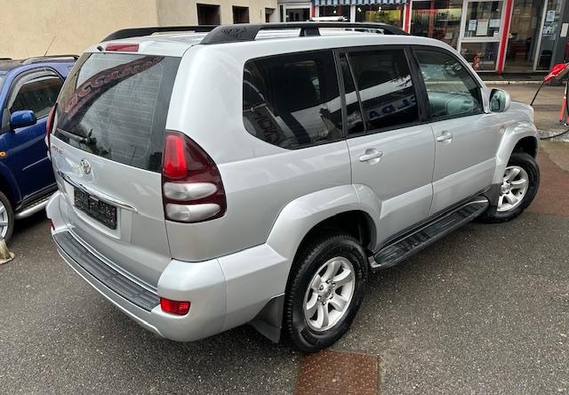 CLDA automobiles TOYOTA  3.0 L  KDJ 120 VXV BVA 5P N°2634