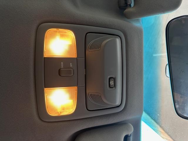 CLDA automobiles TOYOTA  3.0 L  KDJ 120 VXV BVA 5P N°2634