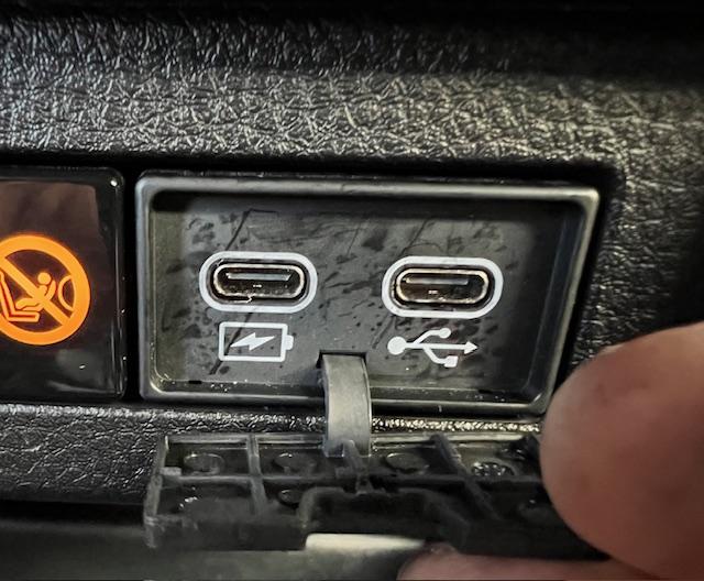 CLDA automobiles ISUZU  DDI 164 SPACE NITRO SPORT BVA N°2637