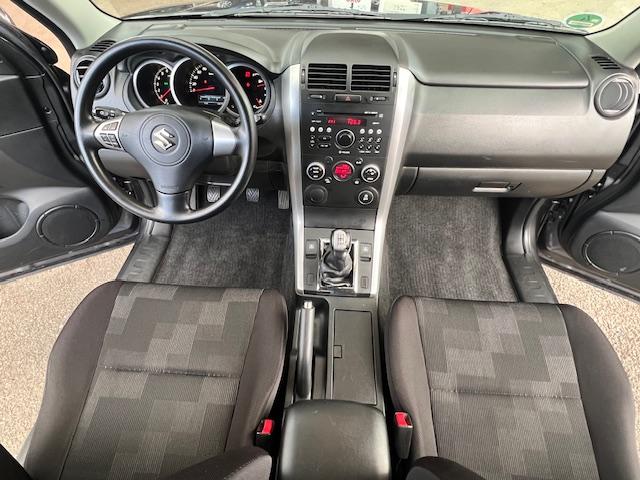 CLDA automobiles SUZUKI  1.6 L JLX 4WD INTEGRAL BV5 N°2641