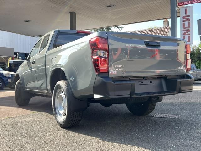 CLDA automobiles ISUZU  SPACE B-STRONG BV6