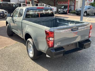 clda auto ISUZU  SPACE B-STRONG BV6