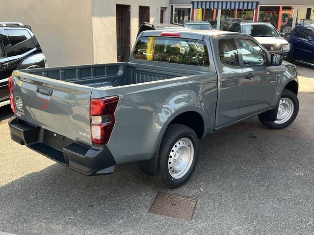 CLDA automobiles ISUZU  SPACE B-STRONG BV6