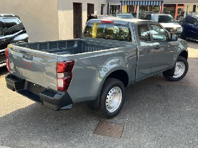 clda auto ISUZU  SPACE B-STRONG BV6