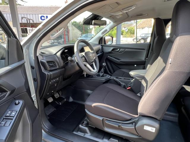 CLDA automobiles ISUZU  SPACE B-STRONG BV6