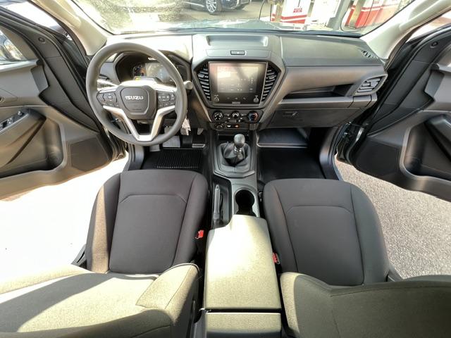 CLDA automobiles ISUZU  SPACE B-STRONG BV6