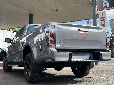 clda auto ISUZU  SPACE NITRO SPORT BVA8