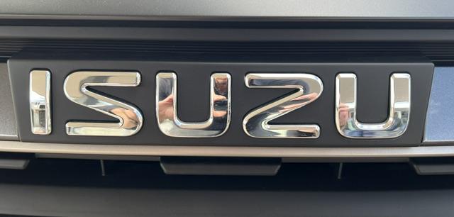 CLDA automobiles ISUZU  SPACE NITRO SPORT BVA8