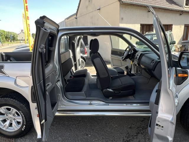 CLDA automobiles FORD  2.5 L TDCI SUPER CAB XLT 143CH N°2648