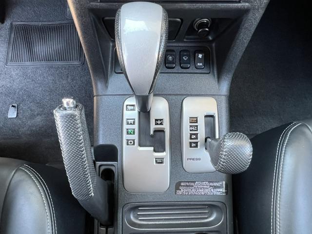 CLDA automobiles MITSUBISHI  3.2 L DID DAKAR 5P 7PL BVA N°2652