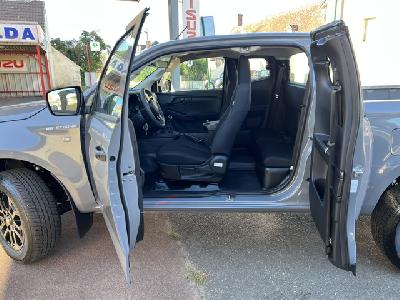 clda auto ISUZU  SPACE B-STRONG BV6