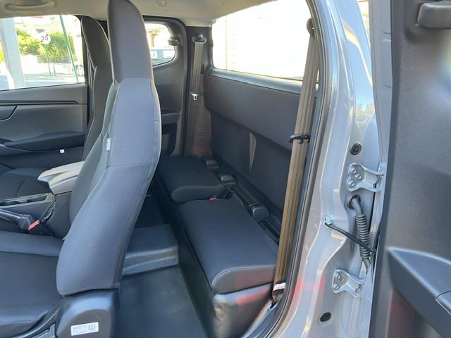 CLDA automobiles ISUZU  SPACE B-STRONG BV6