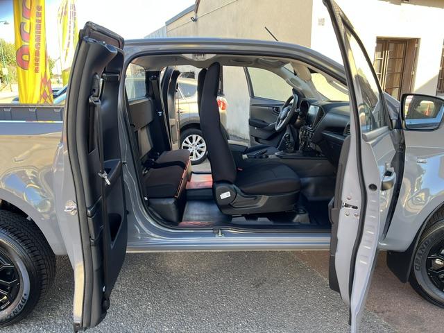 CLDA automobiles ISUZU  SPACE B-STRONG BV6