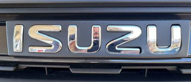 CLDA automobiles ISUZU  SPACE B-STRONG BV6