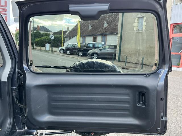 CLDA automobiles SUZUKI  1.3 L VVTI STYLE 4WD N°2667